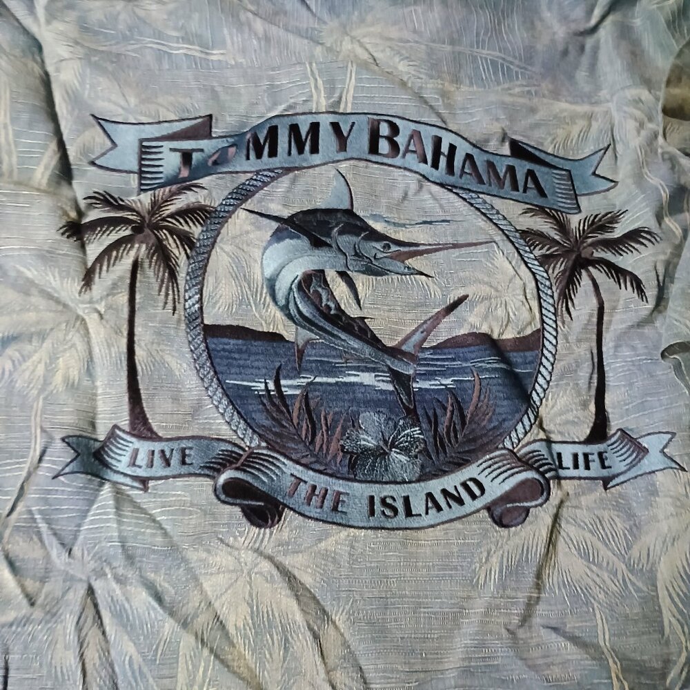 Tommy Bahama Live The Island Life embroidered men large shirt new